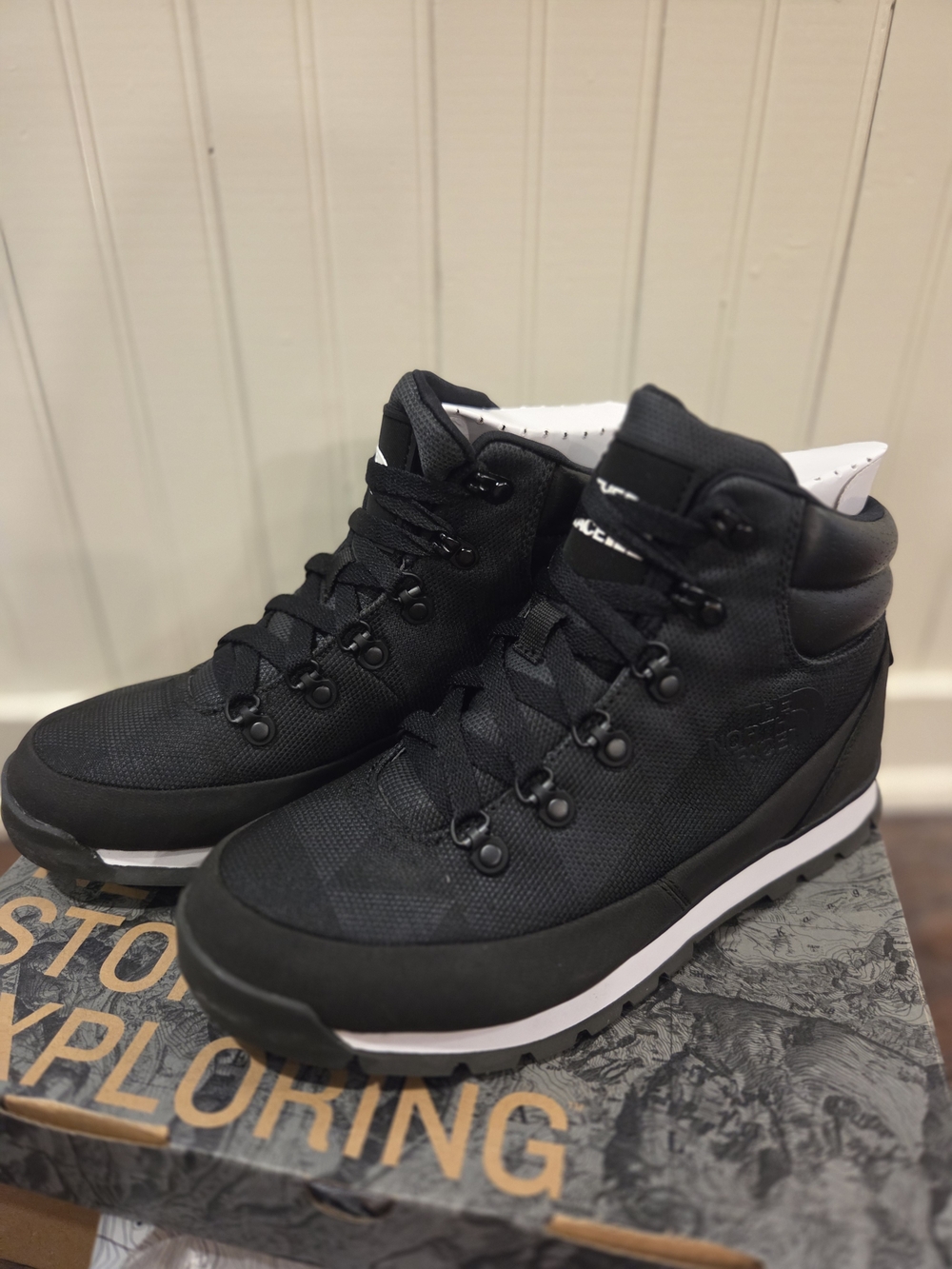 New The North Face Women's Back-To-Berkeley IV Textile Waterproof Boots, Size 8
